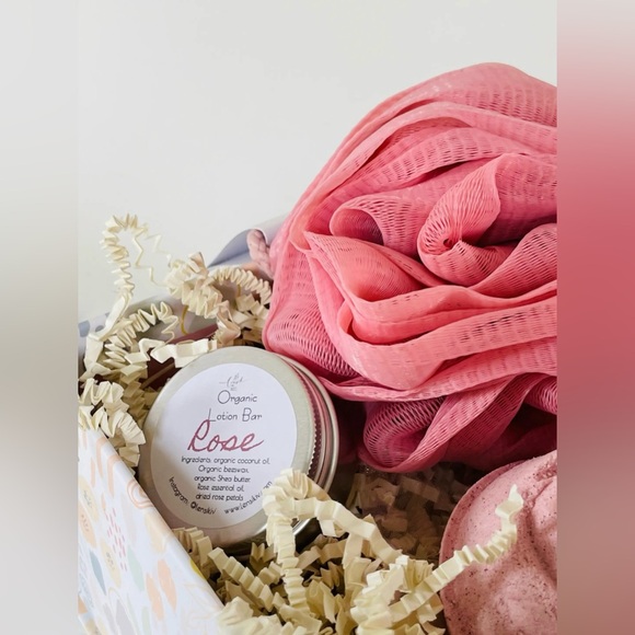 🌹Rose Spa Gift Box - Picture 3 of 6